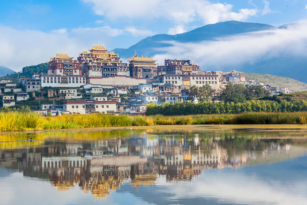 云南，风景秀丽之地，向听众朋友们问好！